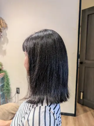 セミロング 吉田 彩のヘアスタイル