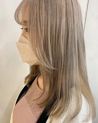 セミロング カラー デザインカラー/パー マ🦖外岡咲希🦖のヘアスタイル