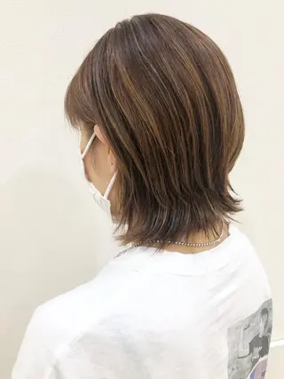 ショート カラー 内田温子大人女性 ハイライト、ボブのヘアスタイル