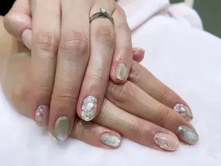 ネイル gluck(グリュック)所属・なかがわ まゆこのネイルデザイン