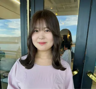 ミディアム 藤本 静香のヘアスタイル