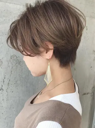 ショート カラー ナツメダ ダイキのヘアスタイル