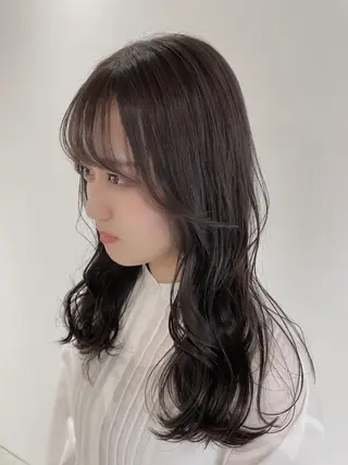 セミロング カラー ヘアアレンジ レイヤーカット 透明感カラーのヘアスタイル