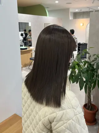 ミディアム カラー 西田 歩果のヘアスタイル