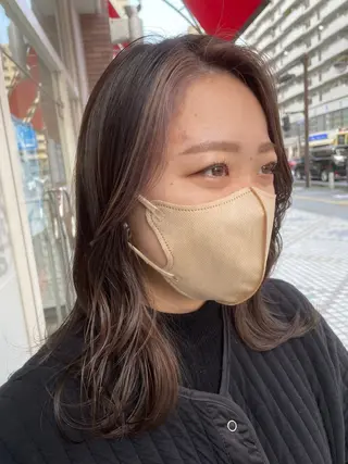 ミディアム カラー Amour なぐらのヘアスタイル