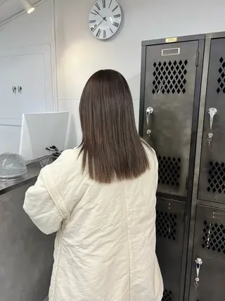 ミディアム INORI /フェイスレイヤーのヘアスタイル