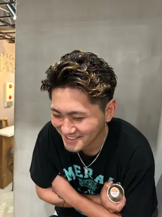 ショート パーマ メンズ 山田 翔夢のヘアスタイル