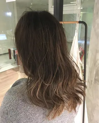 ロング カラー 國村 優のヘアスタイル