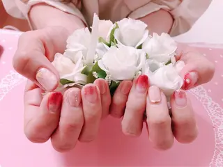 ネイル マツエク・マツパ 指名支持率NO.1 スタイリストのヘアスタイル