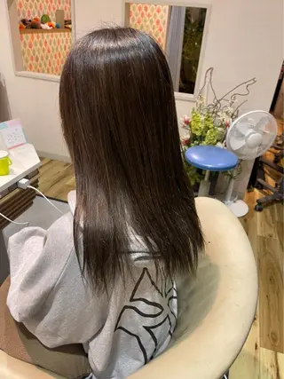 ロング カラー 岡本 梨沙のヘアスタイル