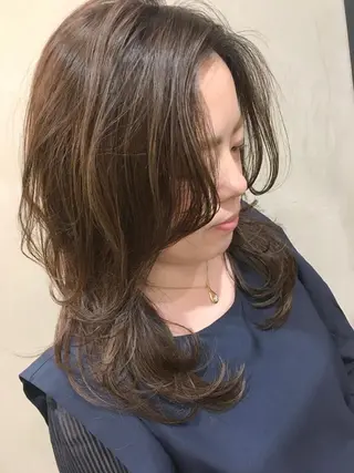 セミロング カラー 🩷🍭中津・梅田 エリア🍬💜のヘアスタイル