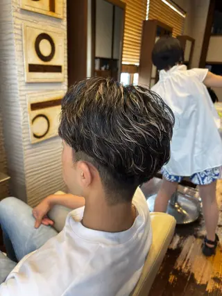 カラー メンズ りずむヘアデザイン所属・Rhythm / RYOMAの眉毛・アイブロウイメージ