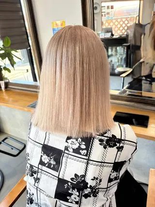 ロング カラー まろやかなベージュ 小池春樹のヘアスタイル