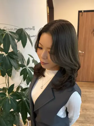 ミディアム カラー acero + hair&eyelash 幸手店【アチェロ】所属・ハイライトハイトーン 💖MOMOKAのヘアスタイル