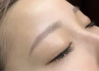 アイブロウ B's緑店 eyelist川上のマツエク・マツパデザイン