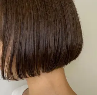 ショート カラー 小森 衣純のヘアスタイル