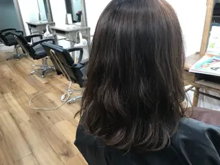 ミディアム パーマ ハイトーン髪質改善 家中貴典のヘアスタイル