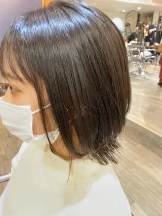 ミディアム W所属・小林 朋花のヘアスタイル