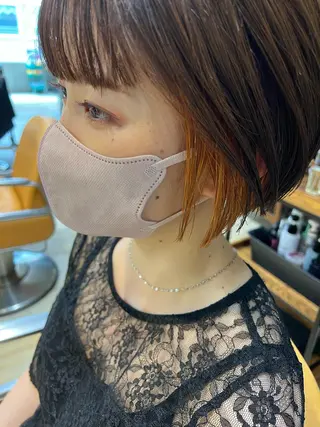 ショート カラー ヘアアレンジ サナ🌱 切りっぱなしボブのヘアスタイル
