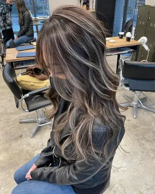 ロング カラー ヘアアレンジ ヘアローラン所属・💕 manaka🌺のヘアスタイル