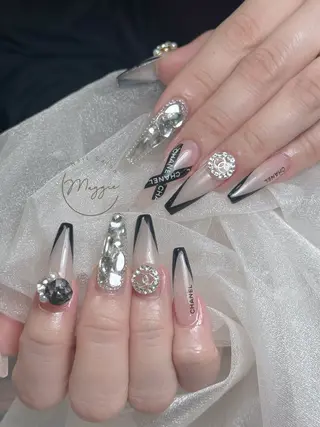 ネイル Maggie Nail🦩のネイルデザイン