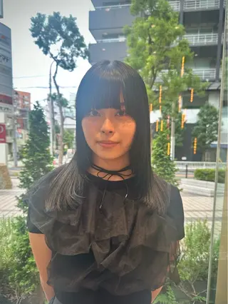 ミディアム カラー ミオ💎透ける暗髪/ ブリーチなしWカラーのヘアスタイル