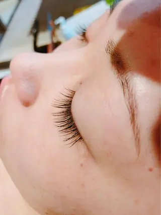 マツエク・マツパ 下條 真のヘアスタイル