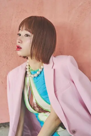 ショート ミルクティー× グレージュMOMOのヘアスタイル