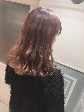 セミロング カラー ヤマナカ エリカのヘアスタイル