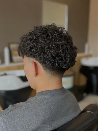 ミディアム THEBARBER TEN所属・伊禮 海凪のヘアスタイル