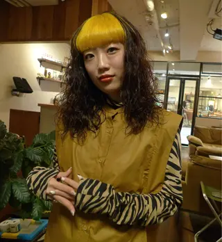 カラー ファッションに 溶け込むstyleのヘアスタイル