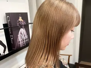 セミロング カラー オザキクウガ/ ブリーチ/髪質改善のヘアスタイル