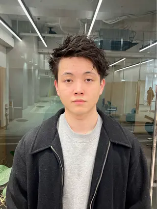 メンズ カット・ブリーチ TAIGAのヘアスタイル