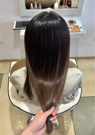 ロング 透明感カラー/ くびれヘア/ユウユのヘアスタイル