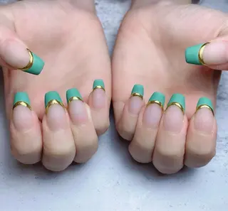 ネイル 🦋 Queenieのネイルデザイン