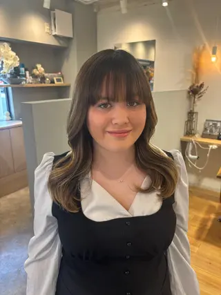 セミロング vince gio 彩織のヘアスタイル