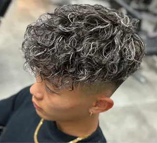 ショート カラー パーマ メンズ era2d所属・マコト/心斎橋 メンズ専門店のヘアスタイル