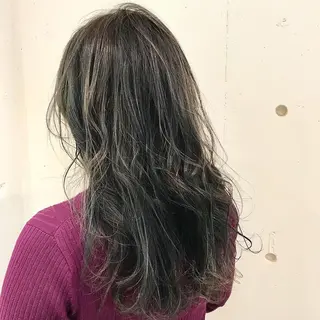 セミロング カラー スナコザワ レナのヘアスタイル