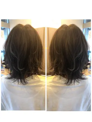 ミディアム カラー 品田 真里のヘアスタイル