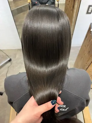 カラー ミジュ/ ハイトーンのヘアスタイル