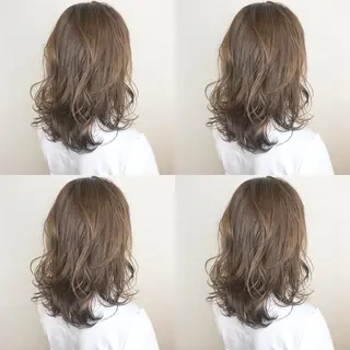 セミロング カラー 韓国レイヤーカット/ ダブルカラーのヘアスタイル