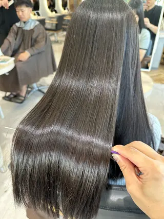 ロング 赤み消し/オリーブ カーキ/福田れんのヘアスタイル