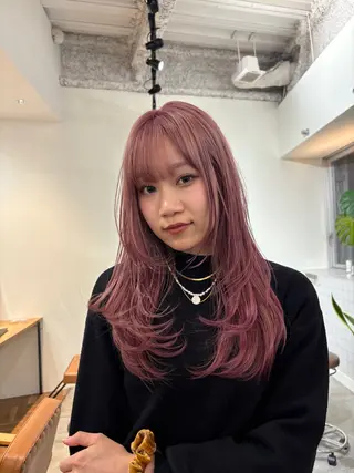 ロング ダメージレスの縮毛 矯正ブリーチMICOのヘアスタイル