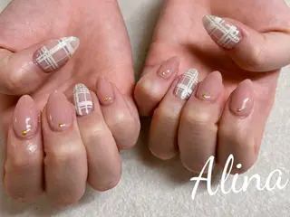 ミディアム Alina エリナのネイルデザイン