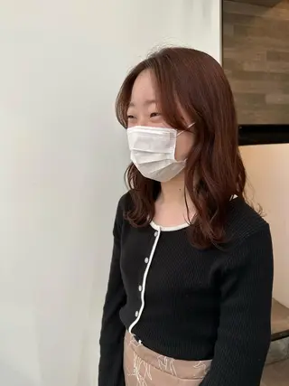 ミディアム カラー yuika .のヘアスタイル