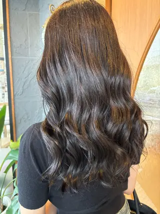 ロング カラー 亀山 来未のヘアスタイル