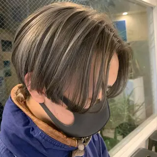 カラー ヤマダ サクラのヘアスタイル