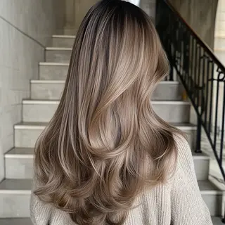 セミロング カラー 池袋/カラー特化🎨 ロング料金なし🩵のヘアスタイル