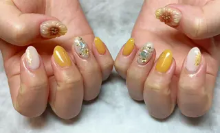 ネイル ネイルリボン 受付スタッフのネイルデザイン