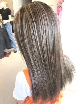 ロング カラー Lia所属・皆木 智晴のヘアスタイル